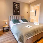 Willa Veluwe Met Prive Binnenzwembad & Sauna | 8 Personen Wekerom