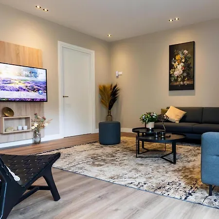 Veluwe Met Prive Binnenzwembad & Sauna | 8 Personen Wekerom